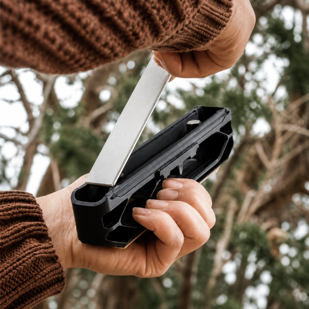 🛠️Outdoor & Kitchen Must-Have – Venture Portable Knife Sharpener, Lightweight Pocket-Size Blade Sharpener