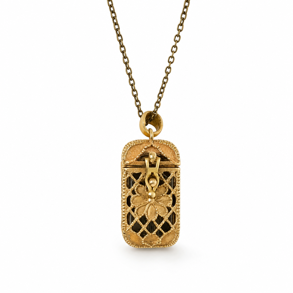 🔮 Women’s Tiny Tarot Card Pendant Necklace, Delicate Chain Jewelry